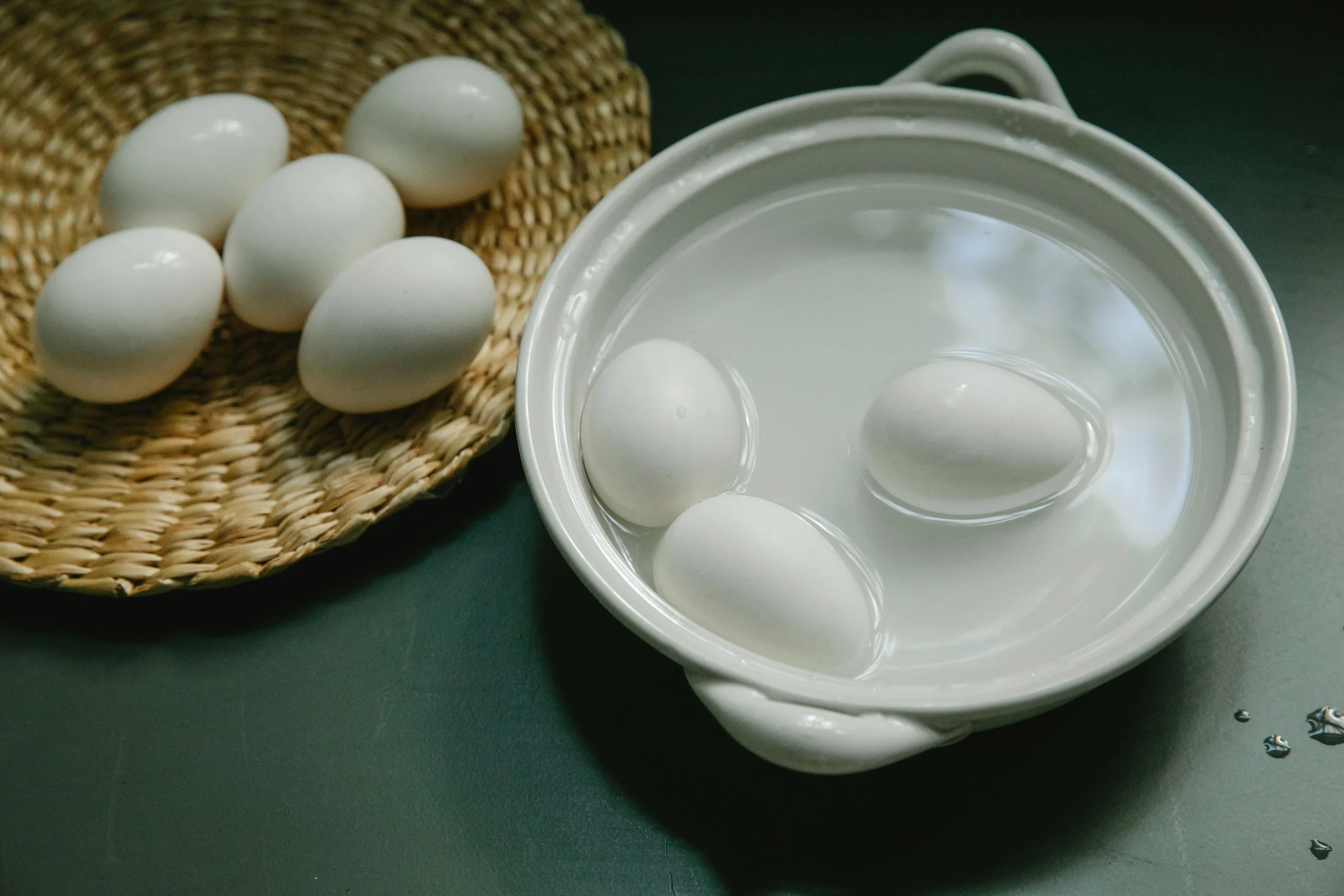 how-to-boil-eggs-with-a-simple-pot-and-water-setup-scaled How to Boil Eggs for Better Texture in Everyday Cooking