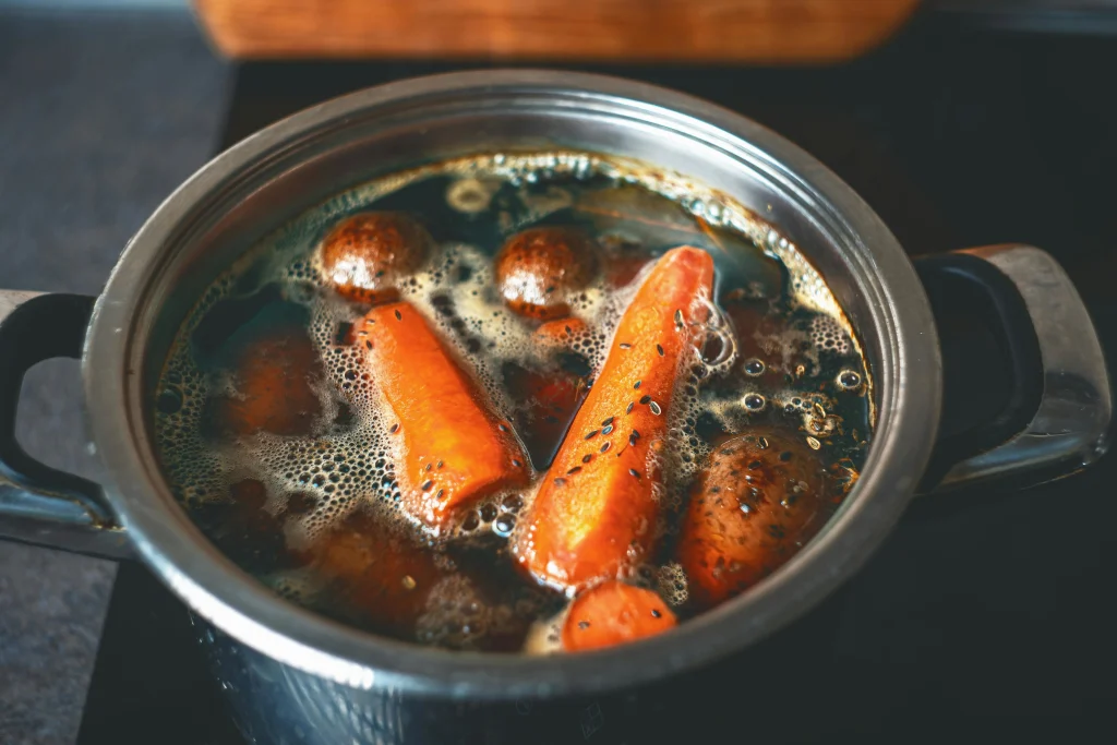 how to steam vegetables using a basket over simmering water