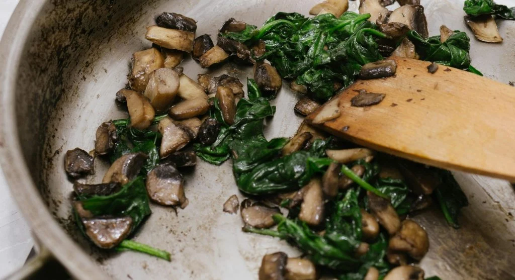 pexels-photo-19653600-scaled How to Choose Fresh Spinach for Better Everyday Cooking