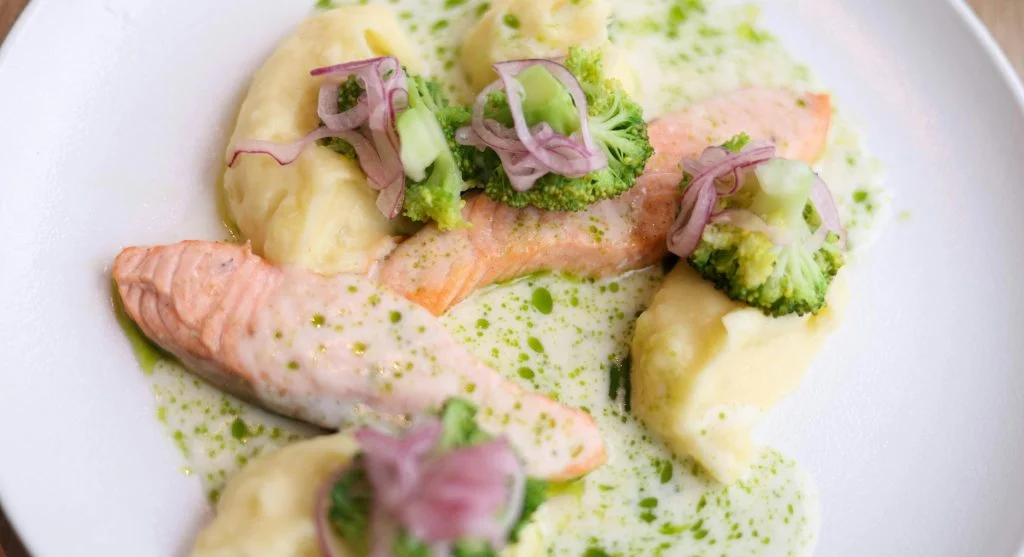 pexels-photo-20182311-scaled 8 Herb Sauce Mistakes That Can Make Simple Meals Taste Unbalanced